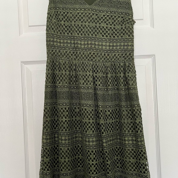 Banana Republic Olive Lace Shift Dress - Size 4 - Picture 2 of 4